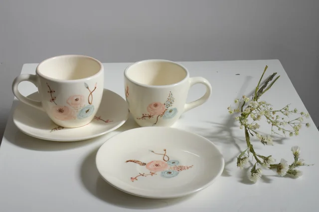 فنجان و نعلبکی چای خوری