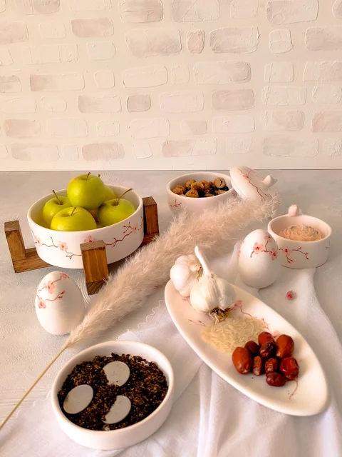 هفت سین سرامیکی هشت تکه دستساز با پایه چوبی