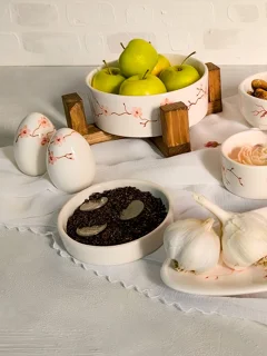 کاسه با پایه چوبی