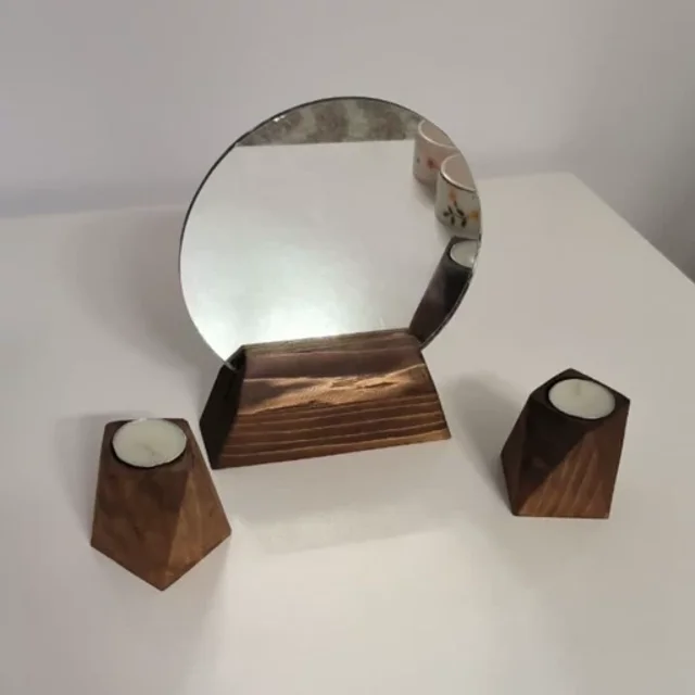 آینه و جاشمعی چوبی