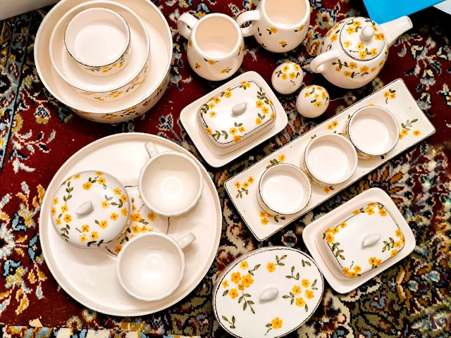 راهنمای جامع جهیزیه: ظروف دست‌ساز نیلابی که هر عروسی باید داشته باشد!