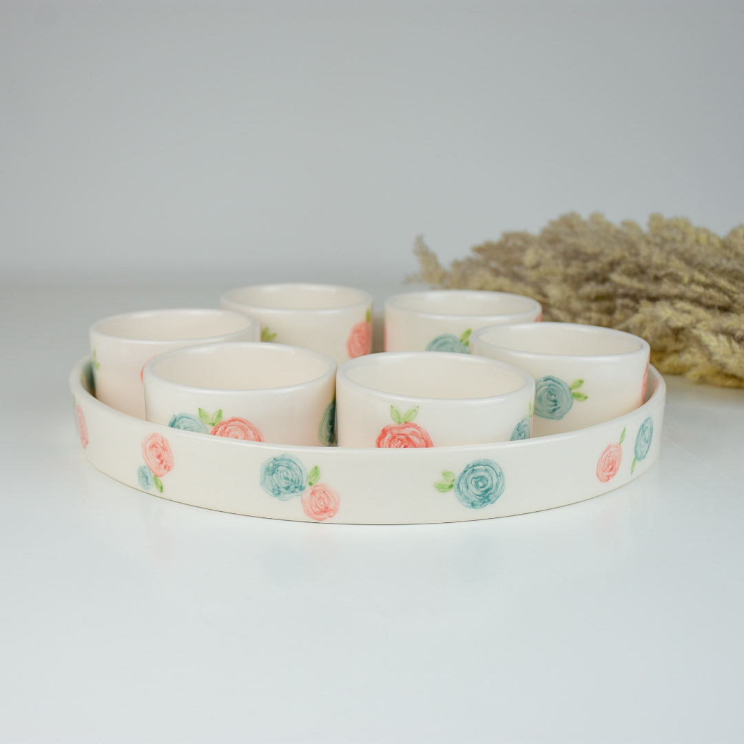 ست ۷ تکه اردوخوری سرامیکی دست‌ساز نیلابی شامل دیس مرکزی و ۶ کاسه پذیرایی هماهنگ