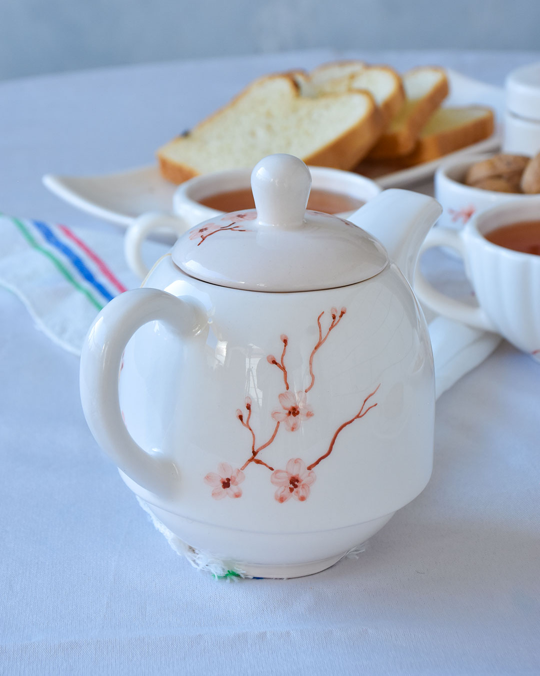 قوری سرامیکی دو نفره گل صورتی