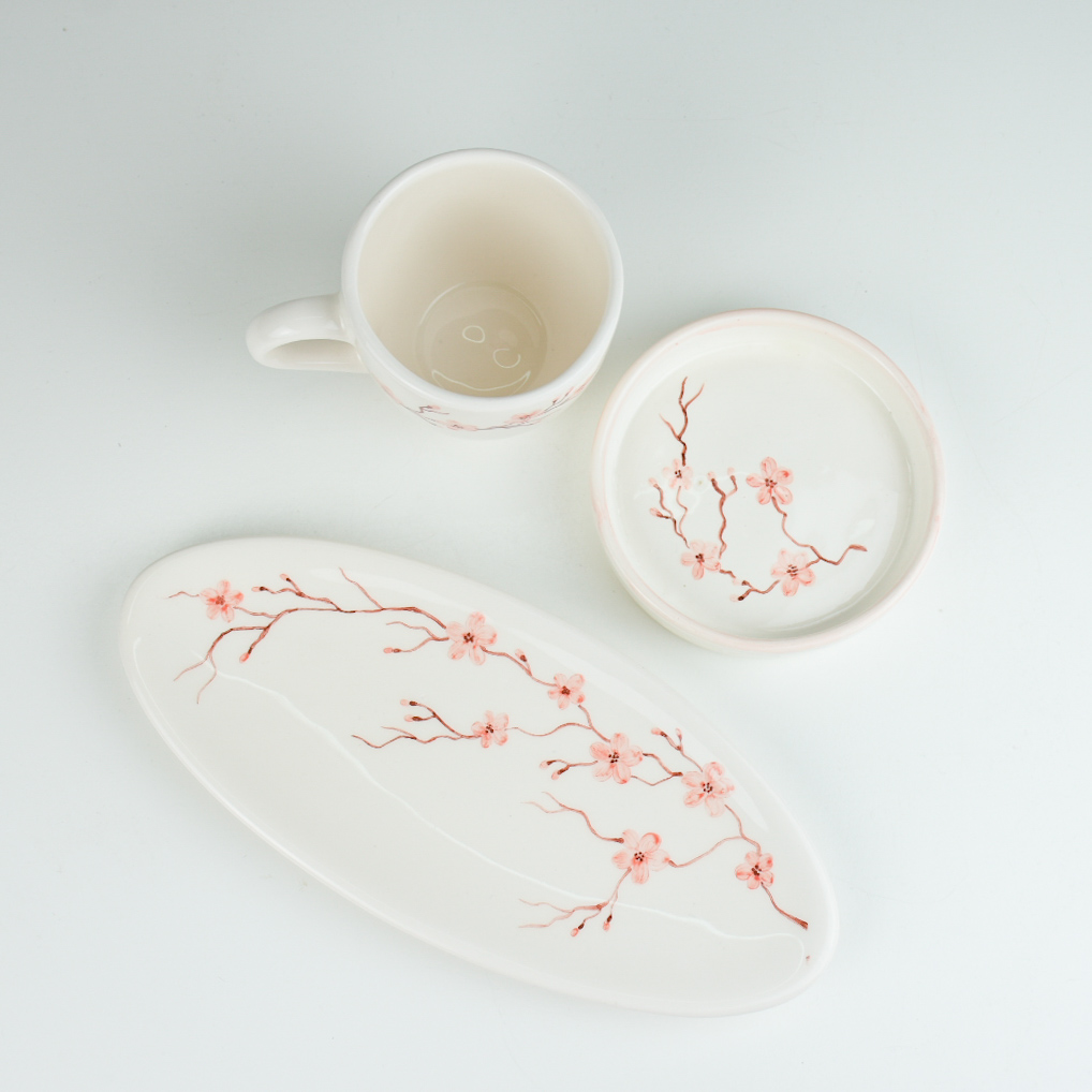 چایخوری 3 تکه شامل دیس شیرینی و فنجان و زیرفنجانی طرح نیلابی