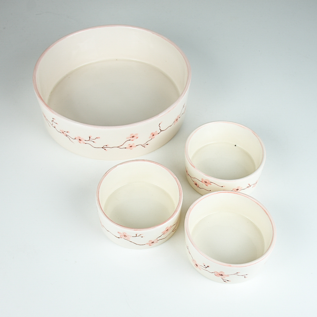 ست ۴ تکه پذیرایی سرامیکی دست‌ساز نیلابی برای میوه و تنقلات با طراحی شیک و کاربردی